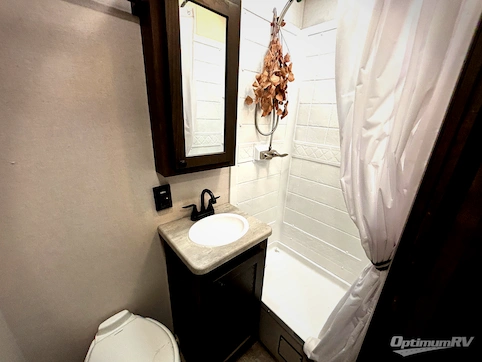 2020 Forest River XLR Hyper Lite 3212 RV Photo 4