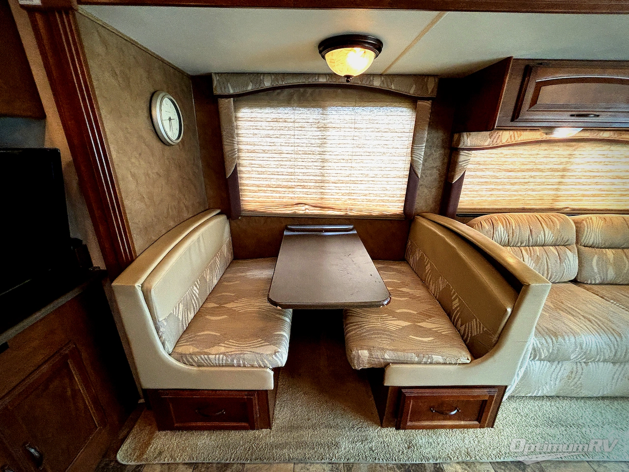 2012 Coachmen Mirada 34BH Photo 13
