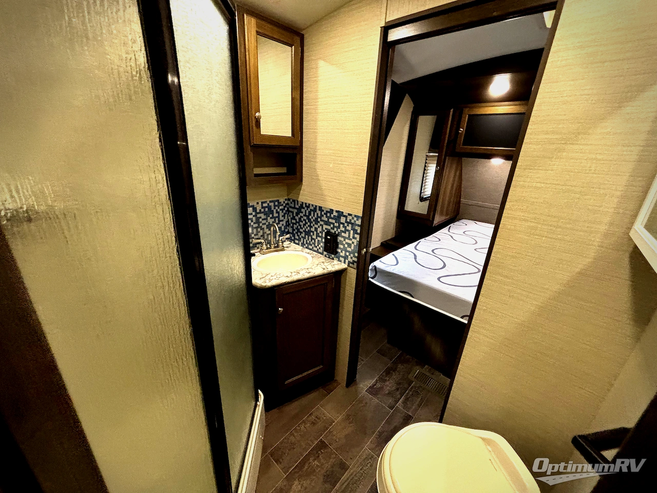 2017 Keystone Premier Ultra Lite 30RIPR Photo 10