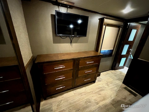 2018 VanLeigh Vilano 365RL RV Photo 3