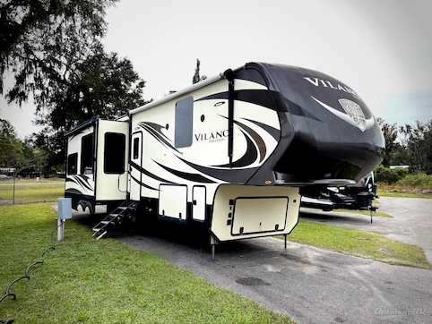 Used 2018 VanLeigh Vilano 365RL Featured Photo