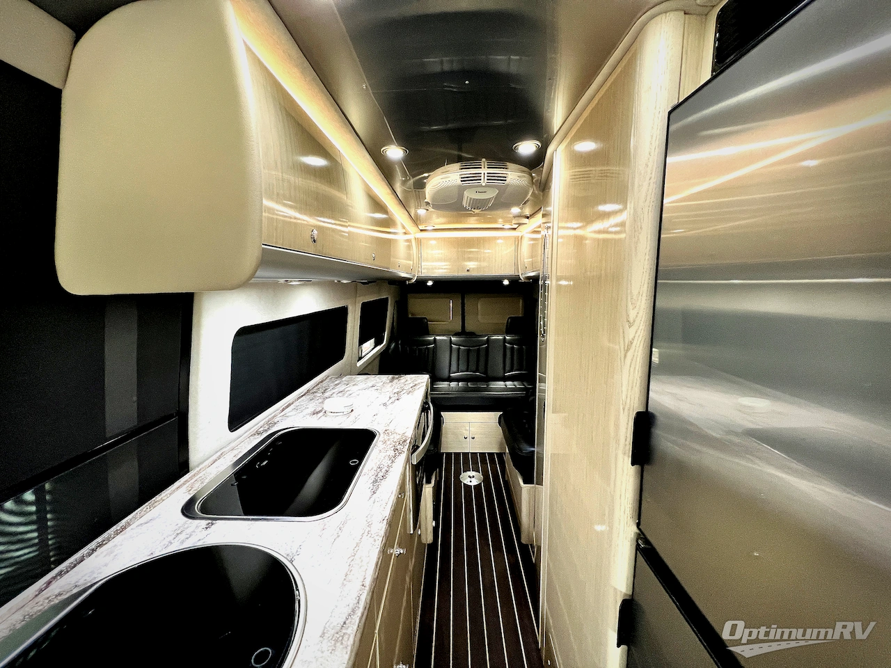 2016 Airstream Interstate Grand Tour EXT Grand Tour EXT Photo 4