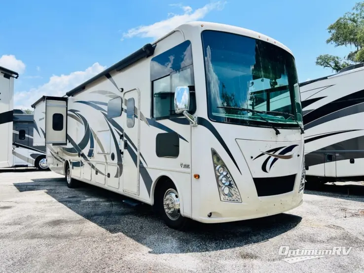 2017 Thor Windsport 35M RV Photo 1