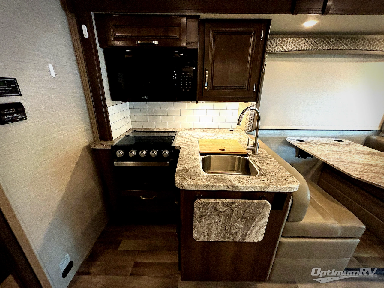 2020 Jayco Greyhawk 27U Photo 6