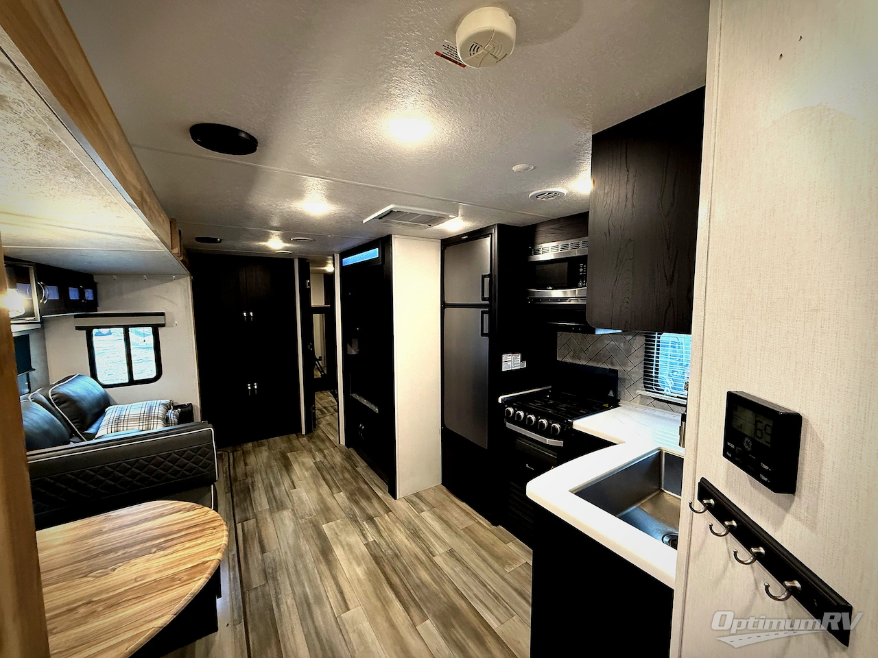 2023 Coachmen Freedom Express Liberty Edition 326BHDSLE Photo 4