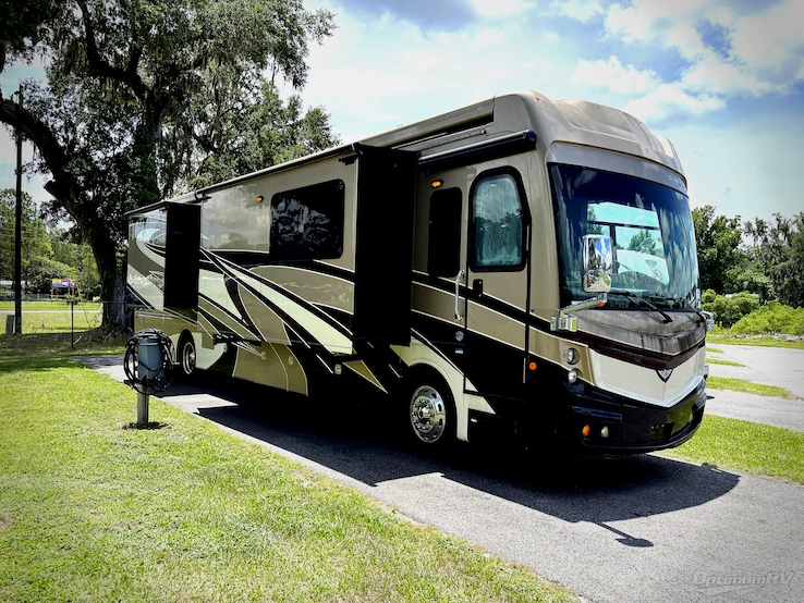 2018 Fleetwood Discovery LXE 40D RV Photo 1