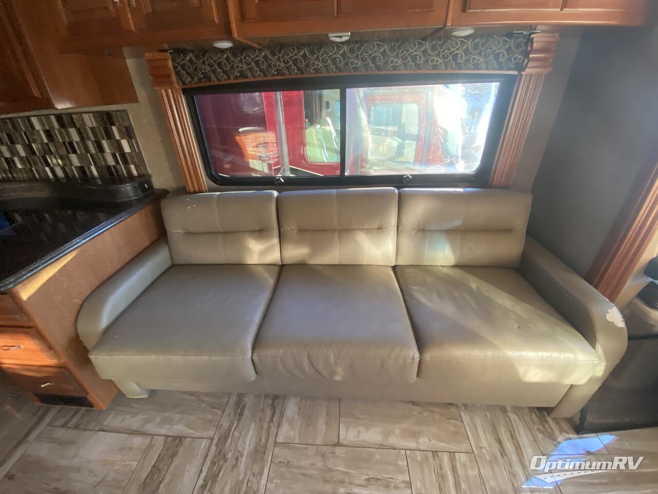 2018 Fleetwood Discovery LXE 40D Photo 5