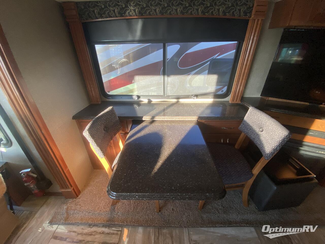 2018 Fleetwood Discovery LXE 40D Photo 6
