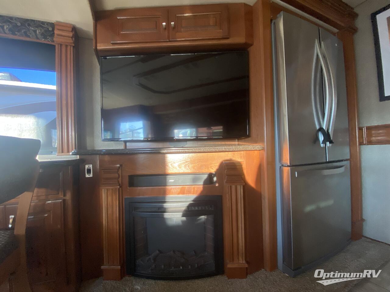 2018 Fleetwood Discovery LXE 40D Photo 7