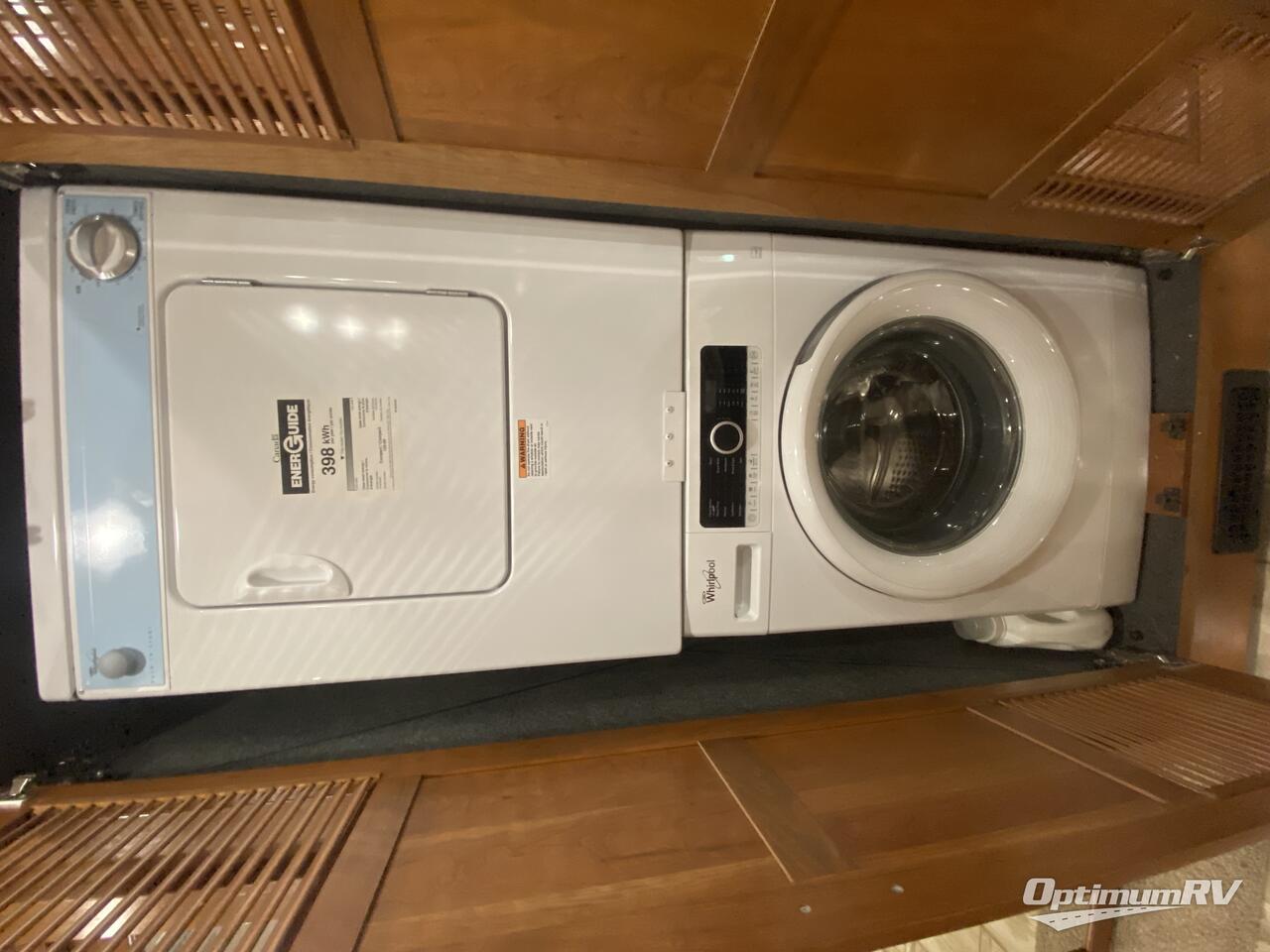 2018 Fleetwood Discovery LXE 40D Photo 12