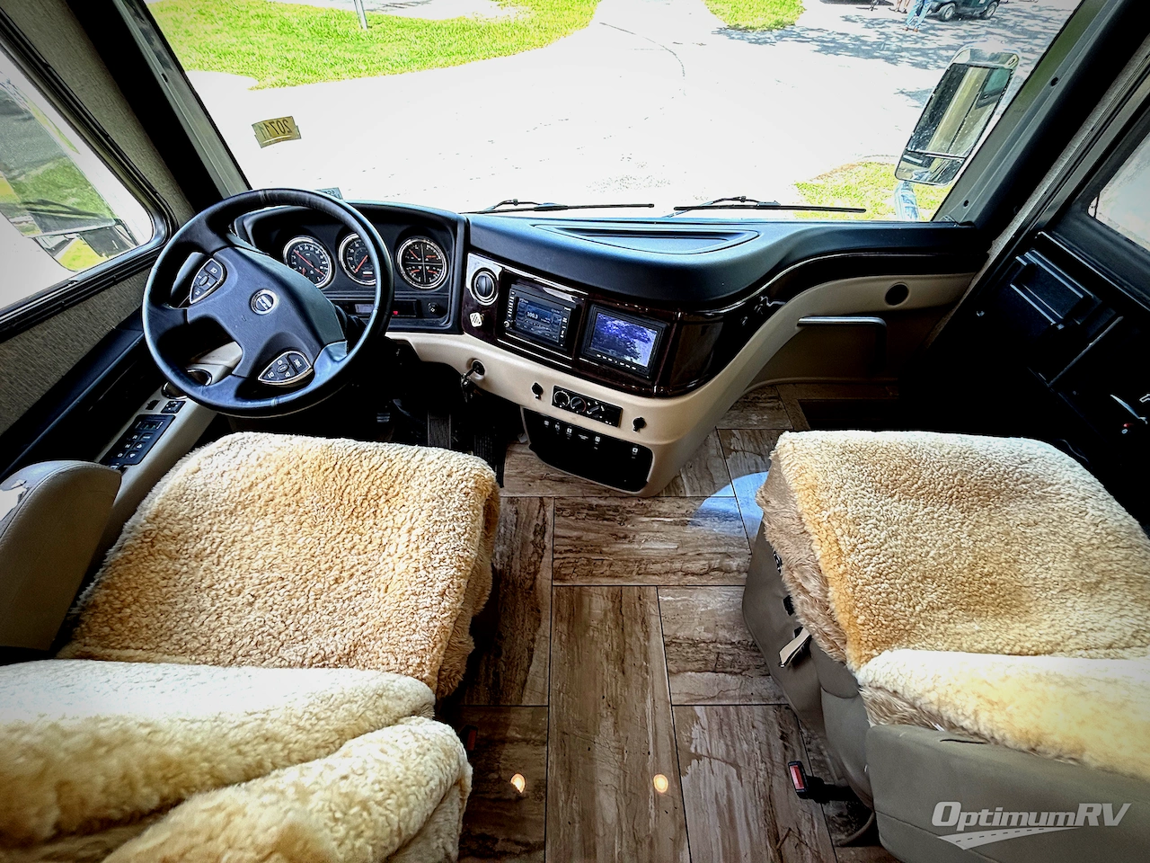2018 Fleetwood Discovery LXE 40D Photo 8