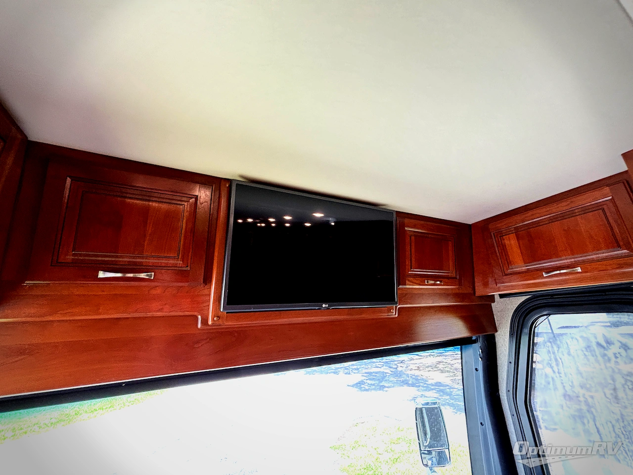2018 Fleetwood Discovery LXE 40D Photo 10