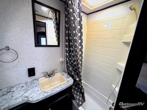 2018 Jayco Jay Flight SLX 212QB RV Photo 3