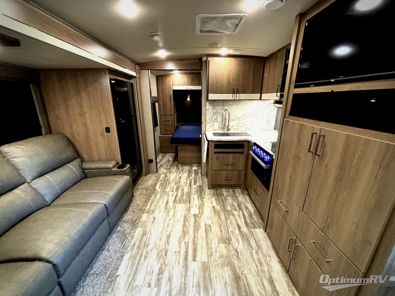 2022 Grand Design Imagine 2400BH Photo 5