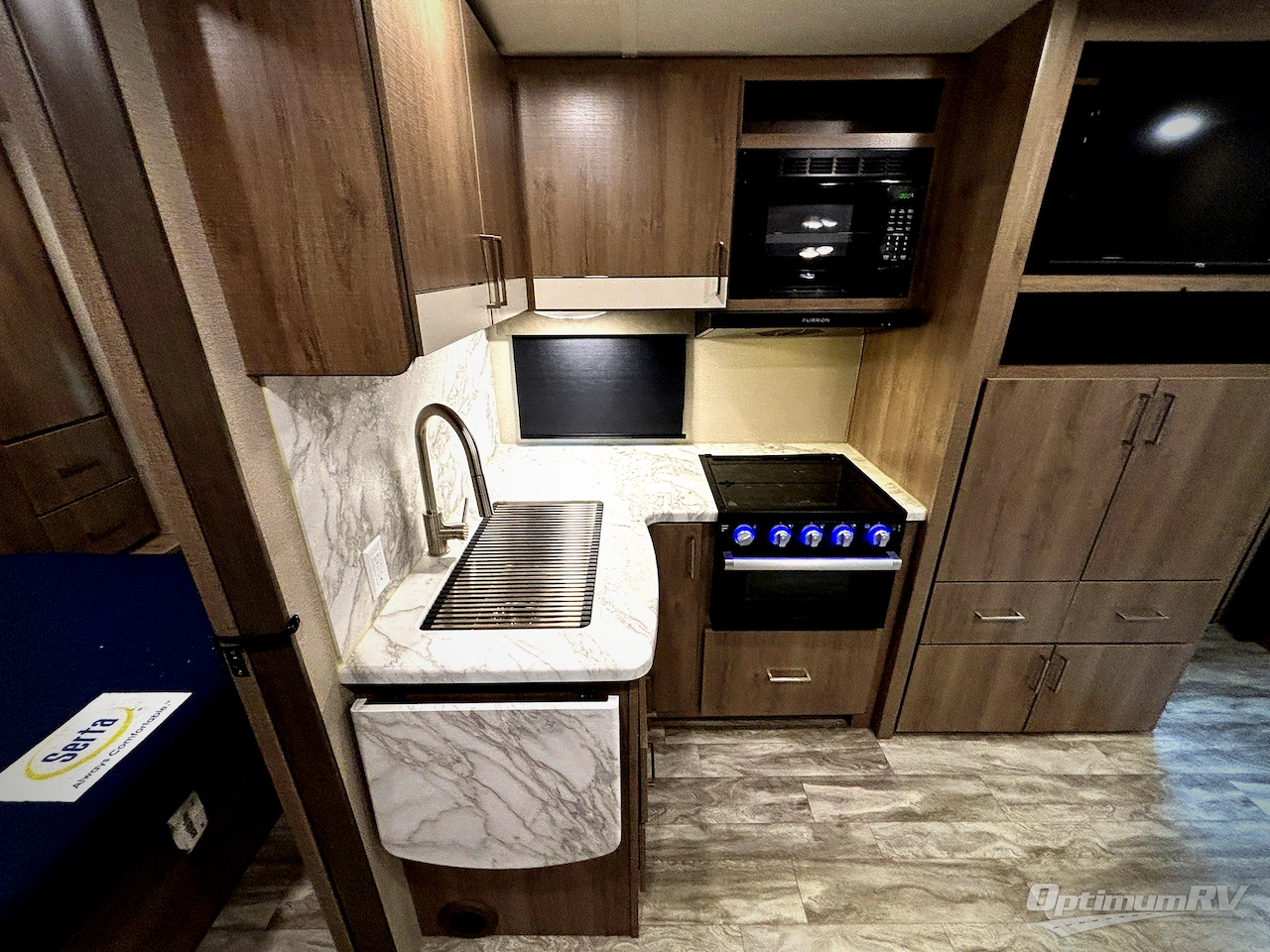 2022 Grand Design Imagine 2400BH Photo 9