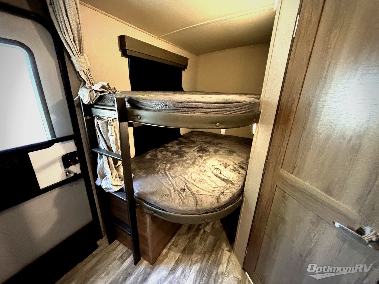 2022 Grand Design Imagine 2400BH Photo 13