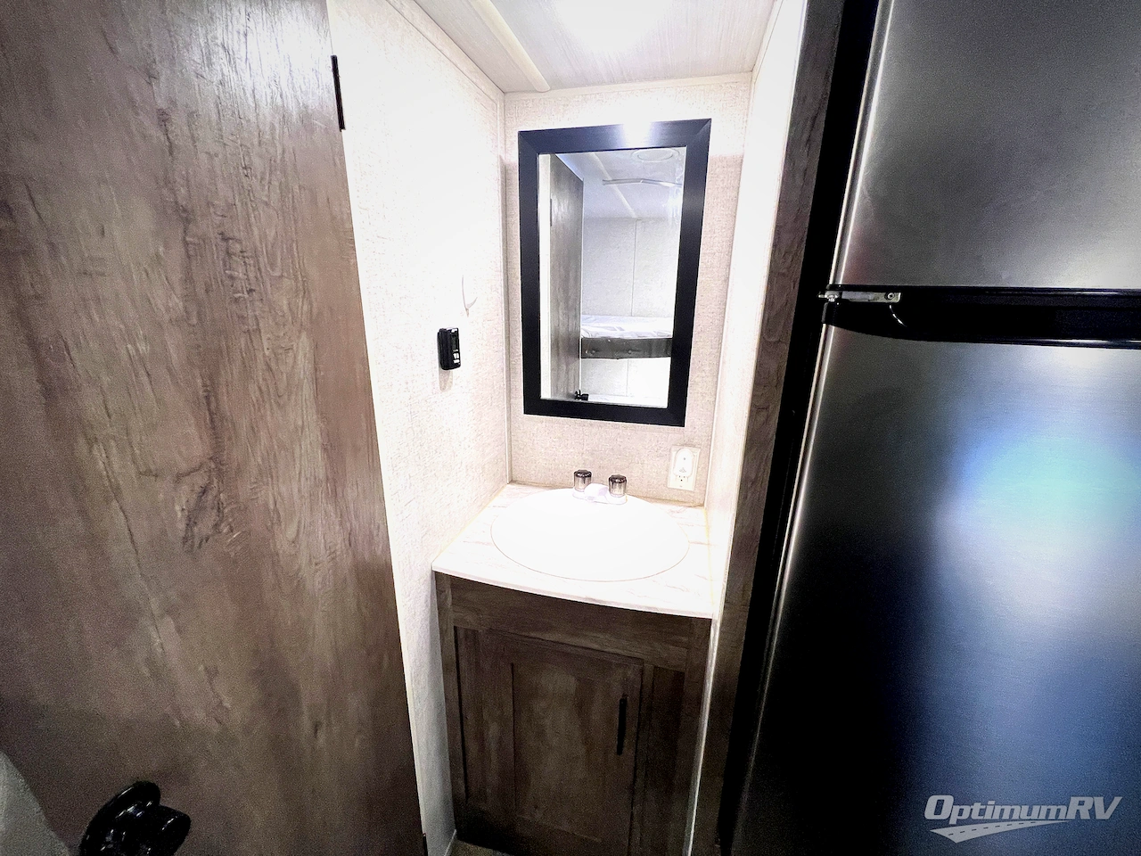 2020 Forest River Wildwood X-Lite 19DBXL Photo 6
