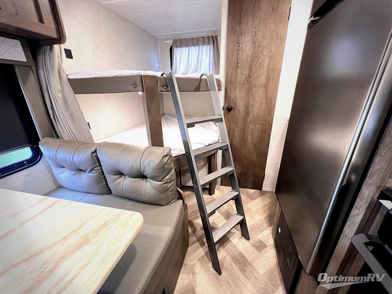 2020 Forest River Wildwood X-Lite 19DBXL Photo 5