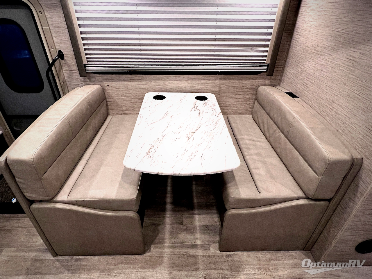 2022 Thor Freedom Traveler 29A Photo 11