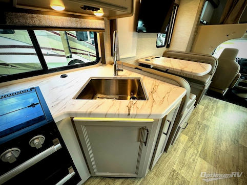 2025 Thor Chateau 31EV RV Photo 3