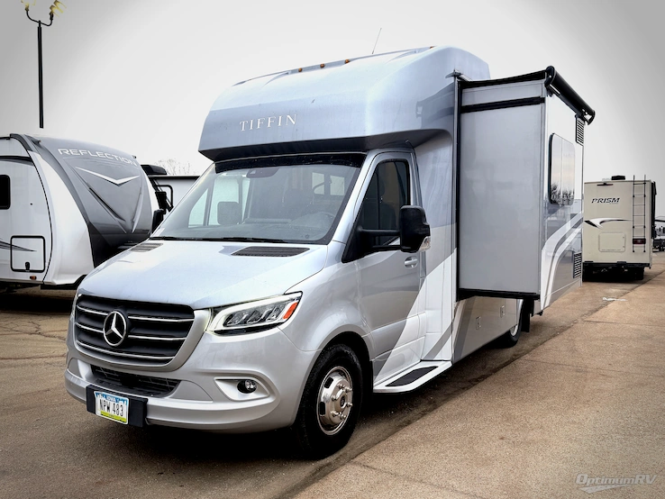 2023 Tiffin Wayfarer 25LW RV Photo 1