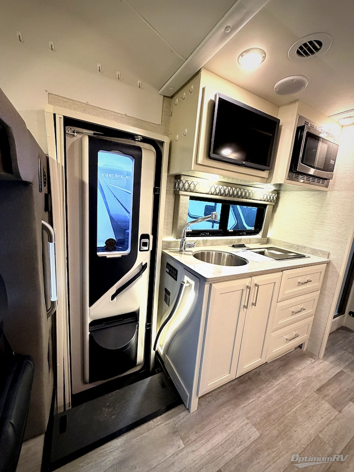 2023 Tiffin Wayfarer 25LW Photo 17