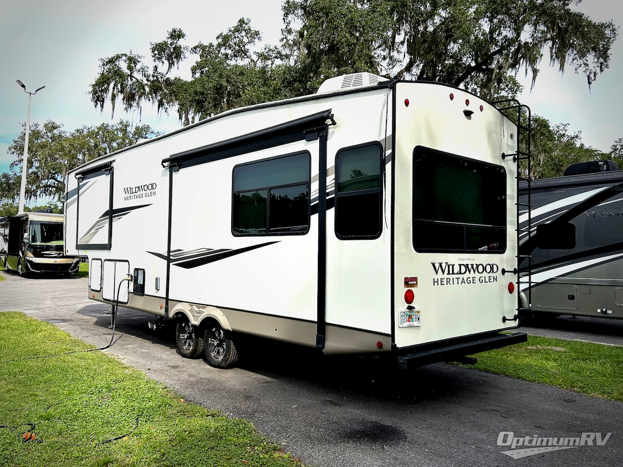 2022 Forest River Wildwood Heritage Glen 286RL Photo 3