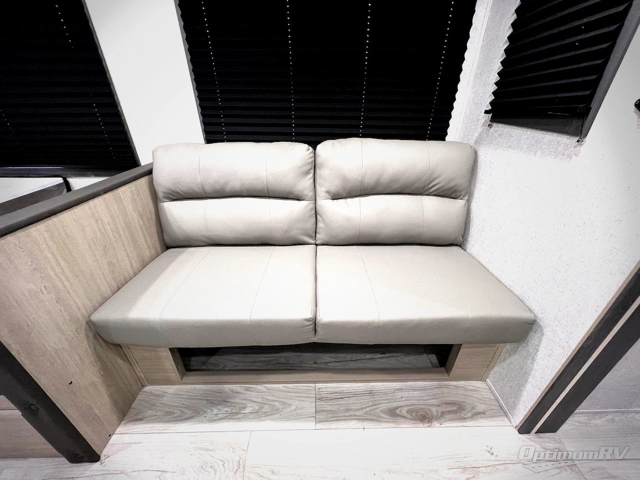 2026 East To West Della Terra 275BH Photo 24