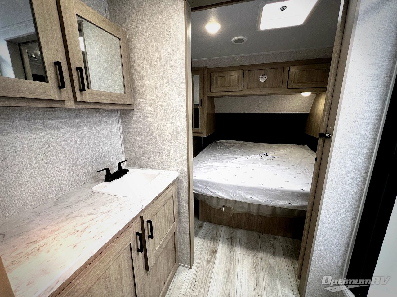 2026 East To West Della Terra 251RD Photo 21