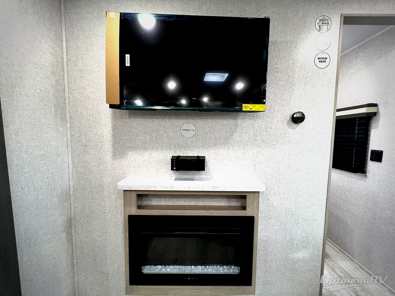 2026 East To West Della Terra 241BH Photo 18