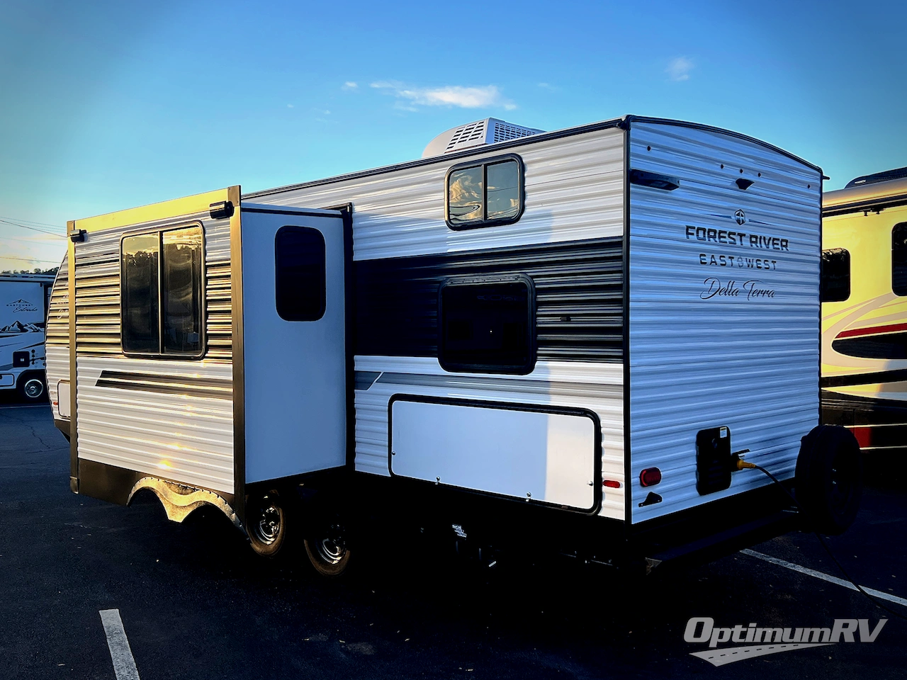 2026 East To West Della Terra 241BH Photo 3