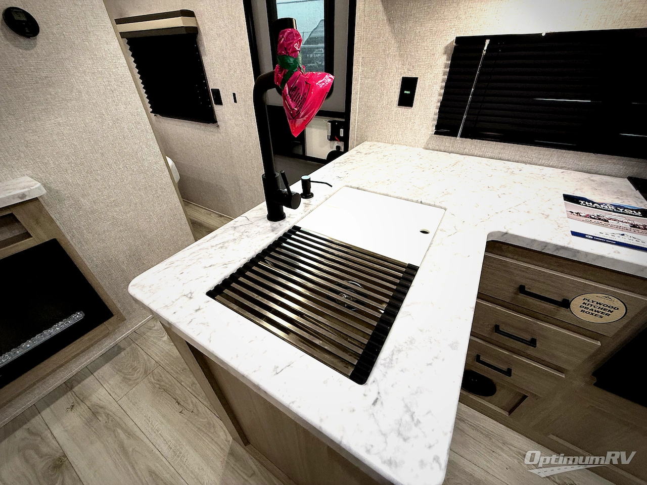 2026 East To West Della Terra 241BH Photo 9