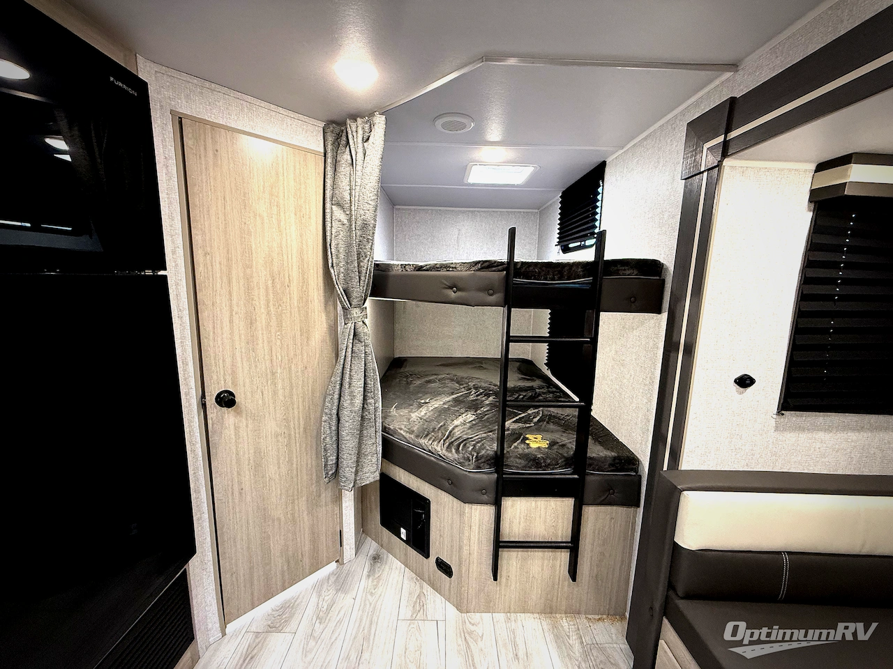 2026 East To West Della Terra 275BH Photo 11