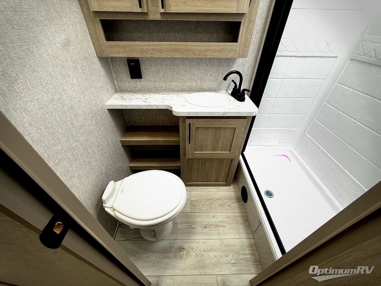 2026 East To West Della Terra 221ML Photo 15