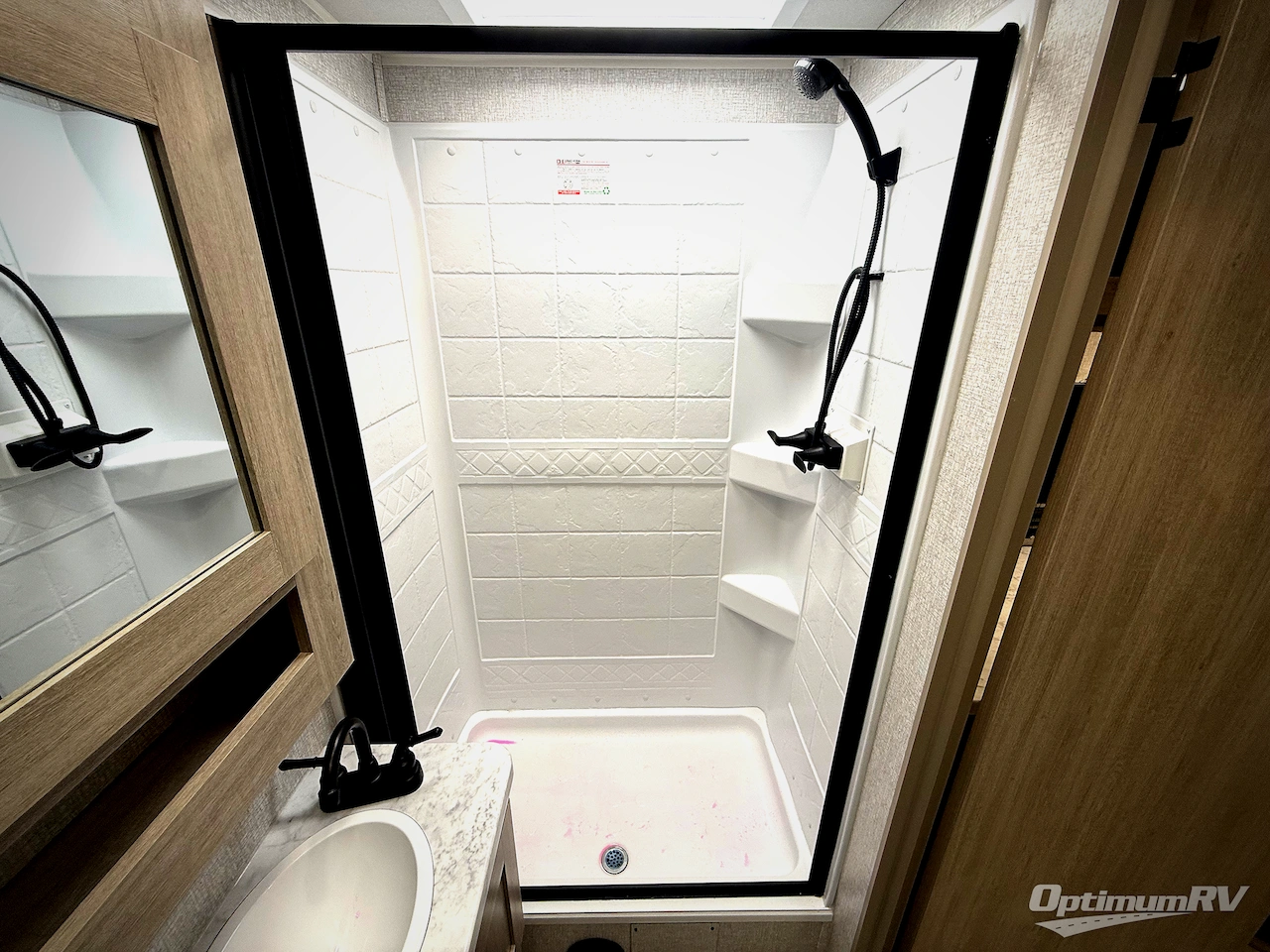 2026 East To West Della Terra 221ML Photo 17