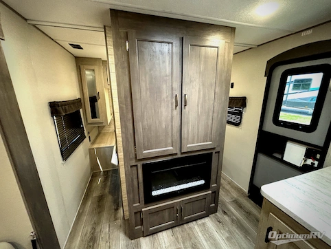 2025 Coachmen Catalina Legacy Edition 243RBS RV Photo 3