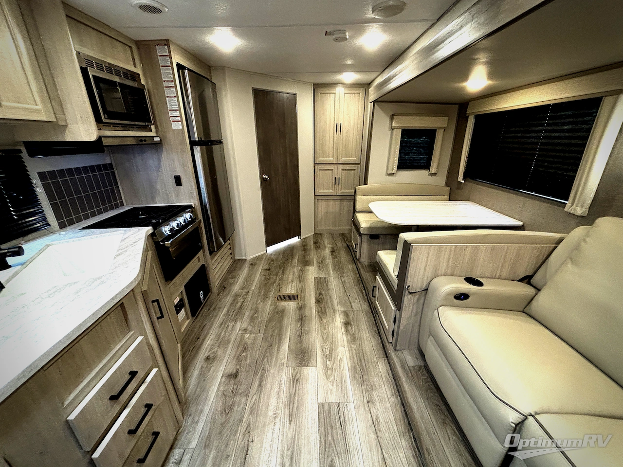 2025 Coachmen Catalina Legacy Edition 243RBS Photo 3