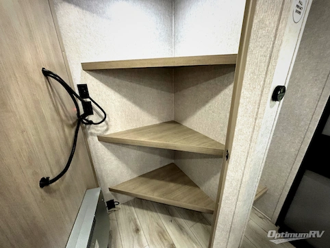 2026 East To West Della Terra 275BH RV Photo 3