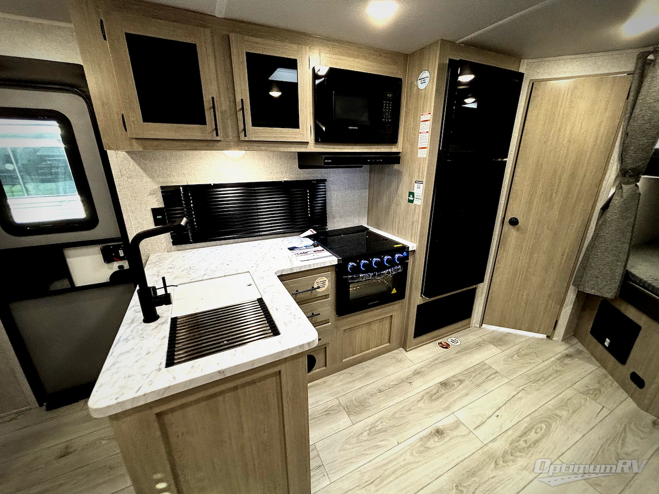 2026 East To West Della Terra 275BH Photo 10