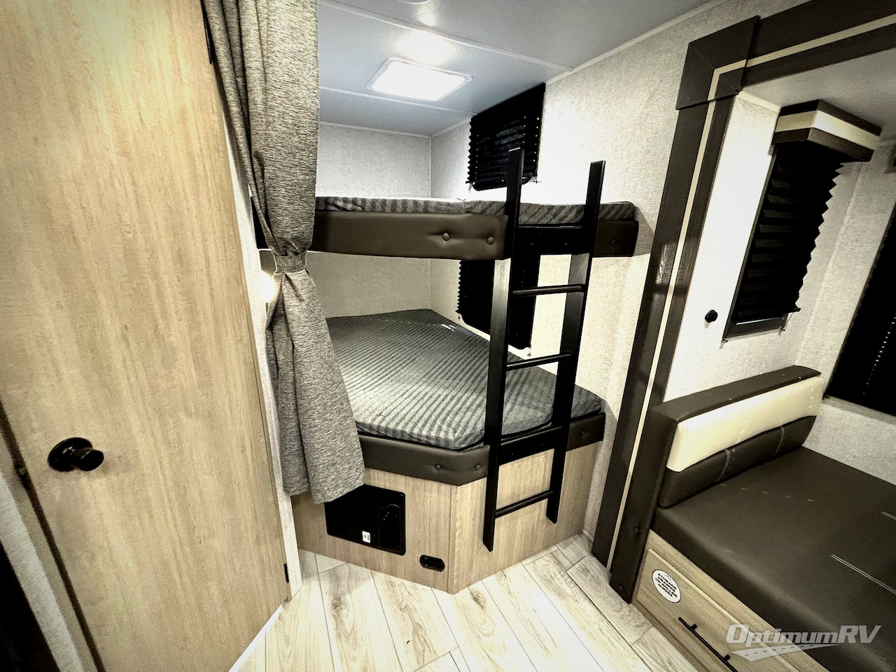 2026 East To West Della Terra 275BH Photo 13