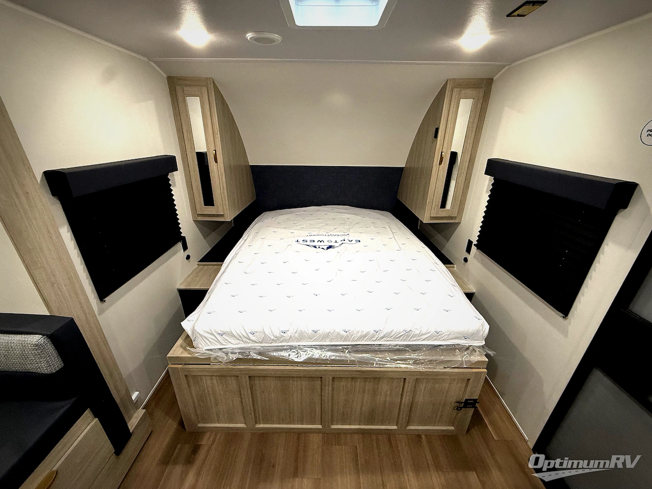 2026 East To West Acclaim 2350BH Photo 8