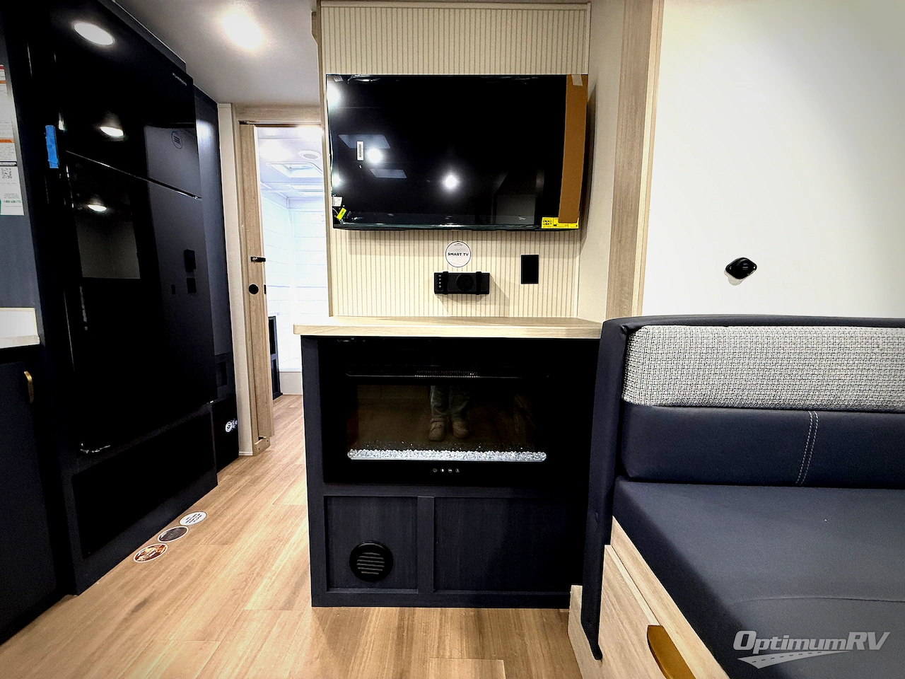 2026 East To West Acclaim 2350BH Photo 13