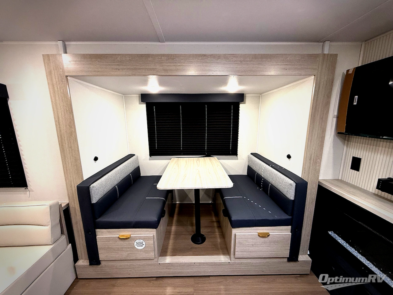 2026 East To West Acclaim 2550DS Photo 8