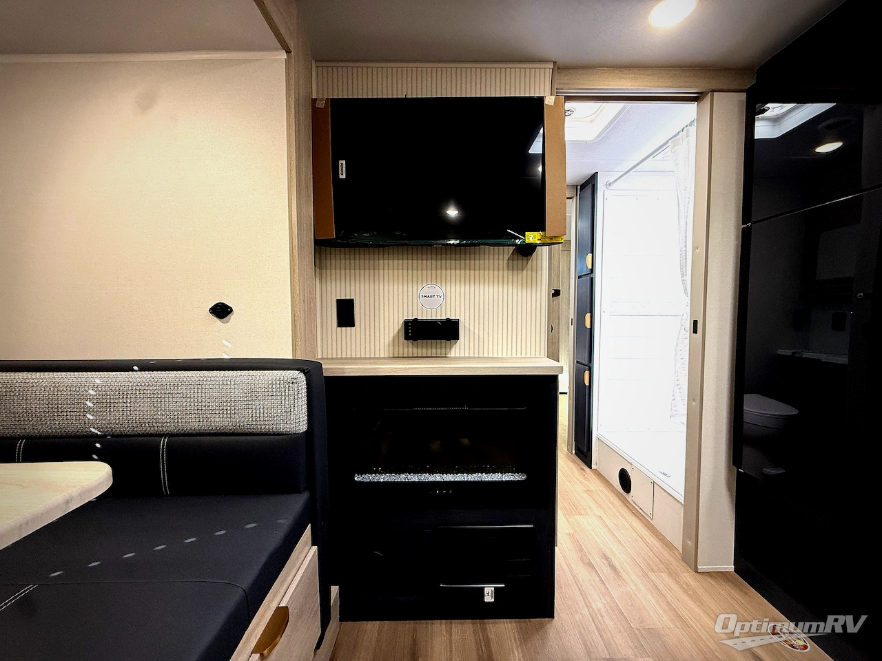 2026 East To West Acclaim 2550DS Photo 9