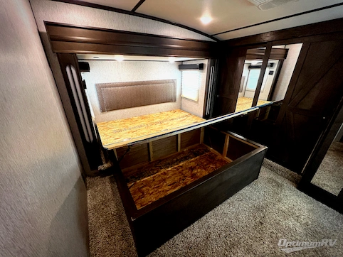 2020 Dutchmen Astoria PLATINUM 3173RLP RV Photo 4