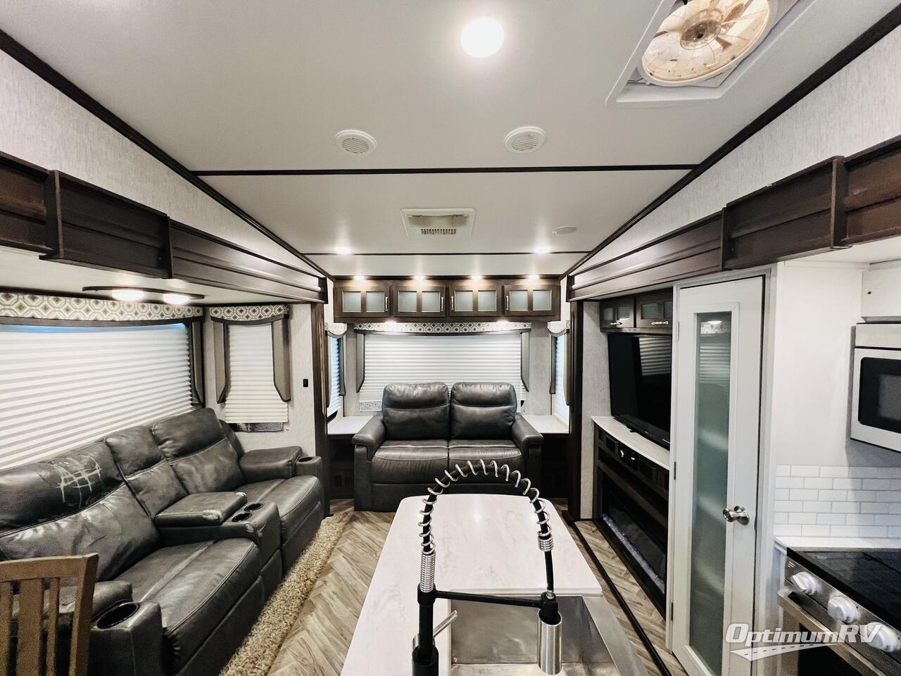 2020 Dutchmen Astoria PLATINUM 3173RLP Photo 4