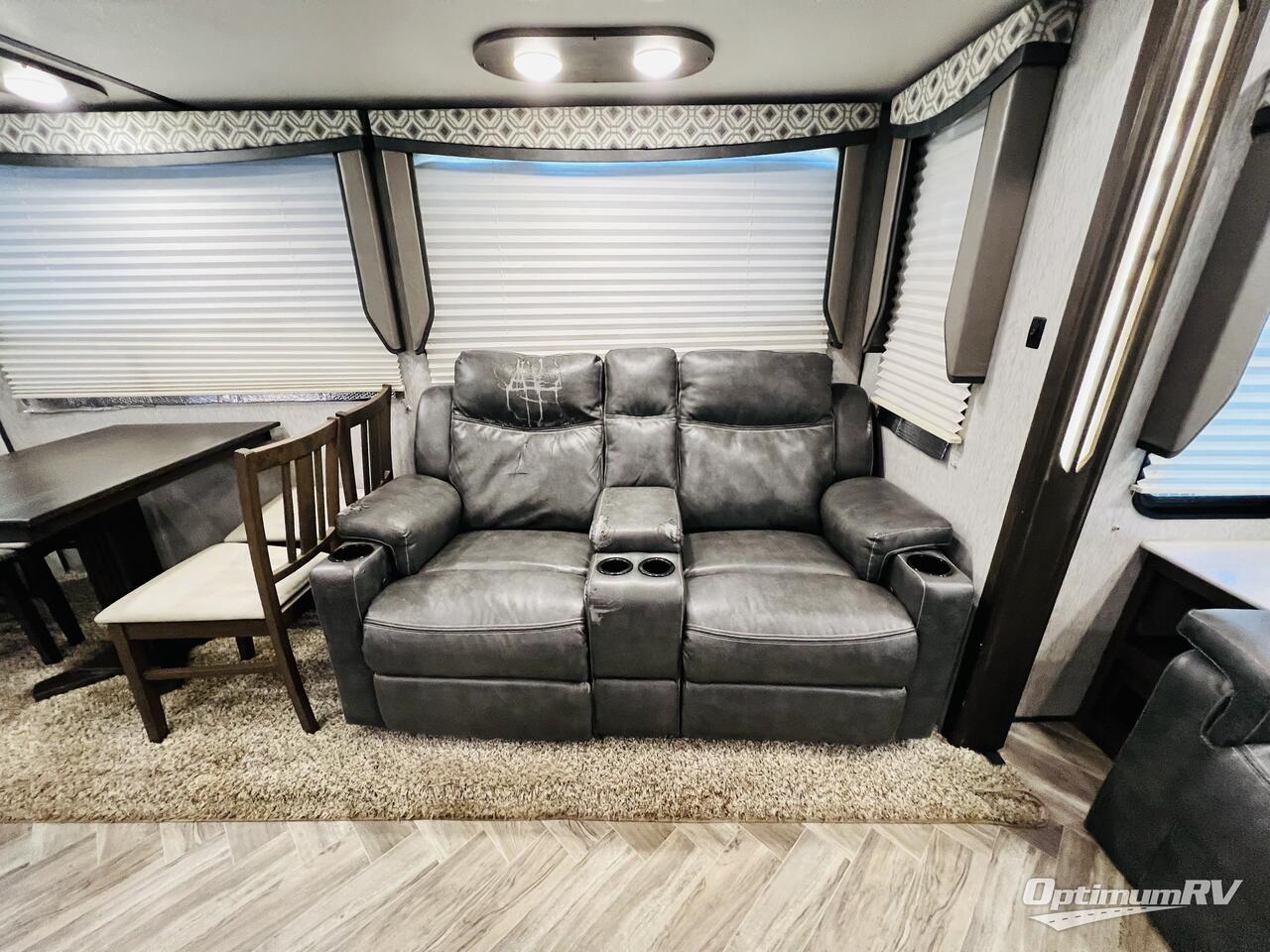2020 Dutchmen Astoria PLATINUM 3173RLP Photo 8