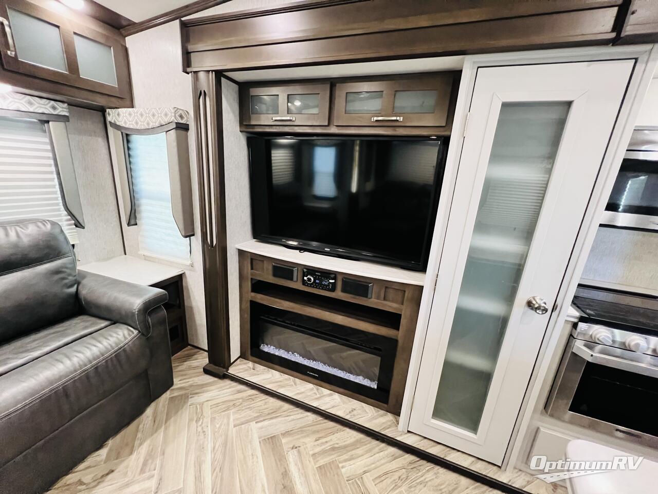 2020 Dutchmen Astoria PLATINUM 3173RLP Photo 11