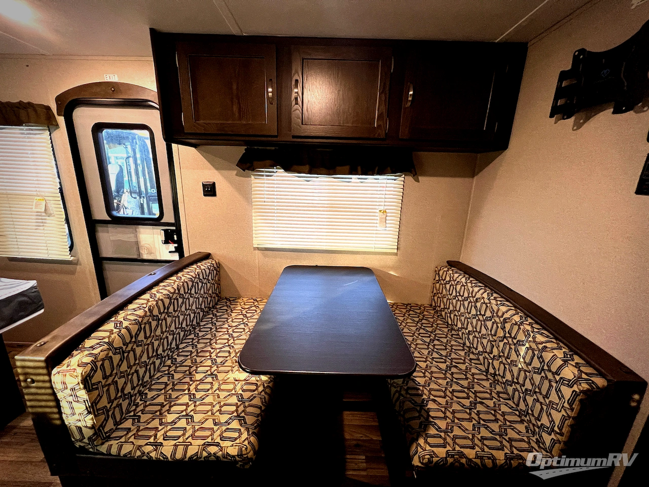 2020 Keystone Springdale Mini 1700FQ Photo 6