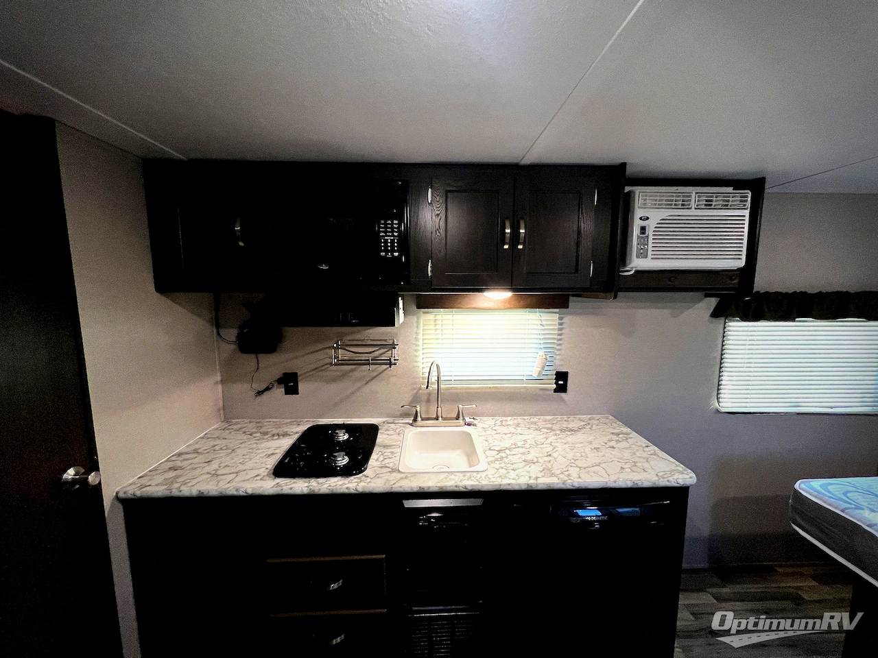 2020 Keystone Springdale Mini 1700FQ Photo 8